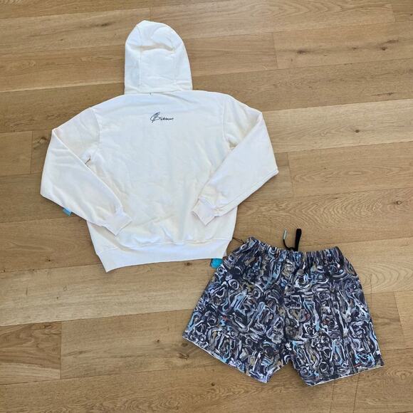 SoulCycle X BILT Kingsley Hoodie in Cream and Zee Shorts in Blue/Black - Picture 6 of 7